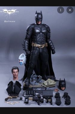 Hot Toys 1/4 Scale Dark Knight Batman Figure - NEW