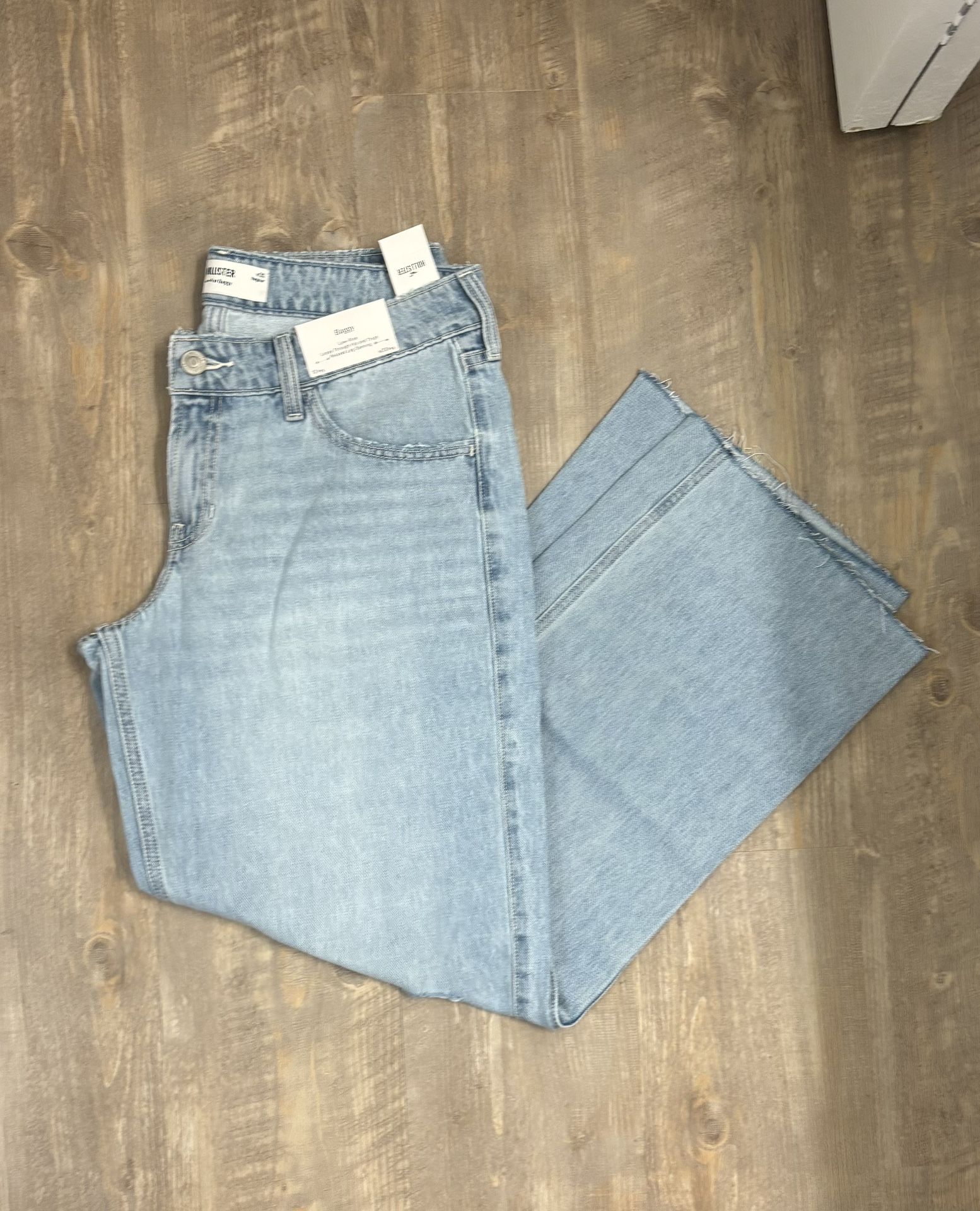 hollister light blue low rise baggy jeans 