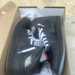 Black Air Jordan’s Mid