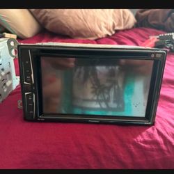 Pioneer double den stereo dvd and Bluetooth and good condition stereo for your car I’m asking $130 