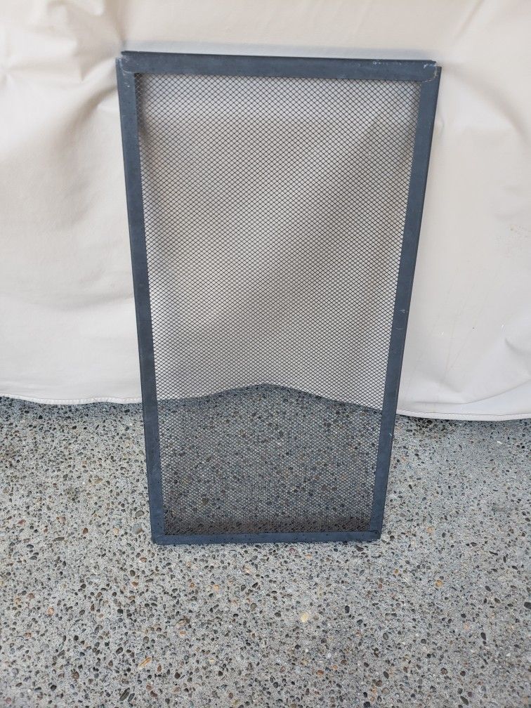 Fish Tank Mesh Cover- In excellent condition