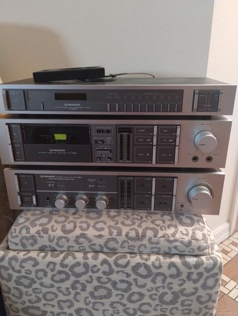 Antique Pioneer Stereo System BA-950, CT-550 & TX- 950 Firm $160