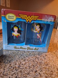 Two piece wonder woman glass set