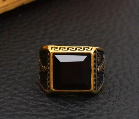 Unique One-of-a-Kind Men's King's Vintage Black Lettering Ring - SIZE 14 **Black/Gold