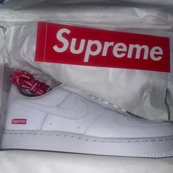 Supreme Nike Airforce 1 Low (8.5 Men)