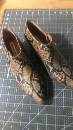 Size 6 Leather Uppers Boot