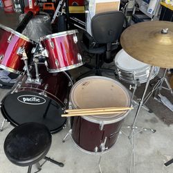 Pacific Drum Set