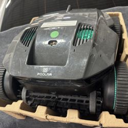 PoolMr Cordless Robotic Pool Cleaner, Pool Vacuum for Inground Pools