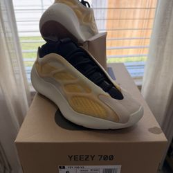 Yeezy 700