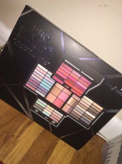 Pro lux makeup kit new