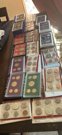 31- United States Proof and Mint sets see pics for years