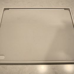 iPad Air 13” Magic Keyboard