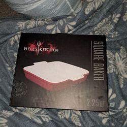 HELL'S KITCHEN 2.25 SQUARE Baker Gordon Ramsey 