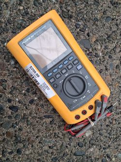 Fluke 863 Graphical Multimeter DMM (Takes AA batteries) Excellent Con. For Pick Up Fremont Sea. No Low Ball Offers Please. No Trades. Yes I Have It 