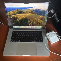 2023 Apple MacBook Pro M2 Pro 12 Core 16GB 512GB 10 Counts Charger Music & Video Software & Charger