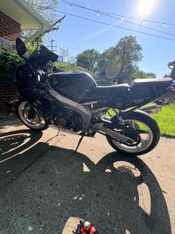 2006 Kawasaki ZZR600 – Clean Title –