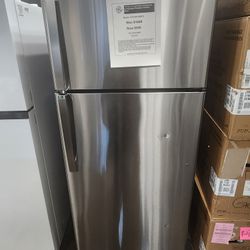 17.5 Cu.Ft. Top Freezer Refrigerator in Fingerprint Resistant Stainless Steel