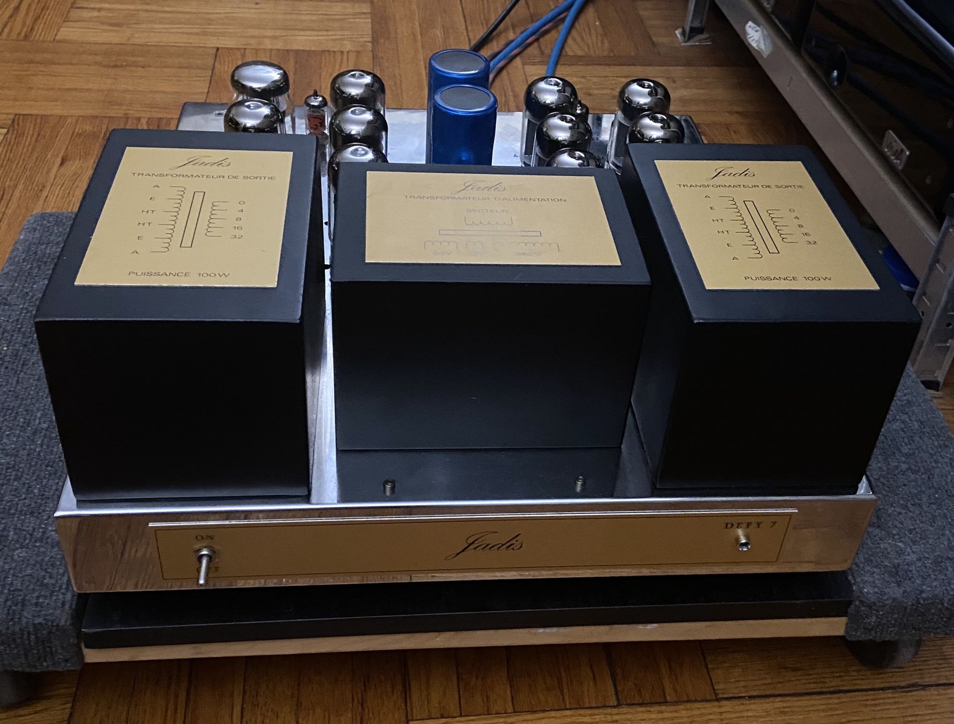 Jadis Defy 7 tube power amplifier