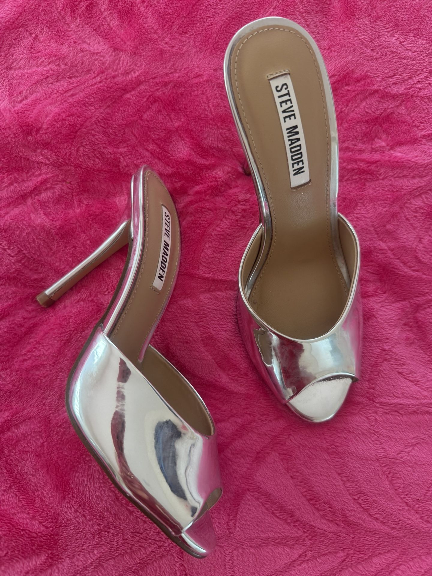 Steve Madden Silver Heels