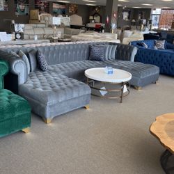 Grey velvet  Double Chaise 🙏🏽Low Down🌞Same Day Delivery  🚚 Not Credit Needed