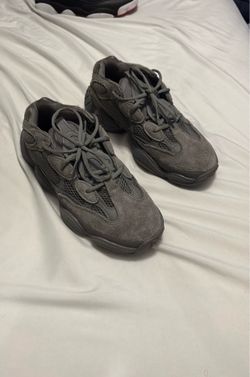 Adidas Yeezy 500 size 9