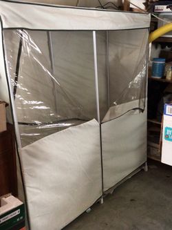 Portable wardrobe closet