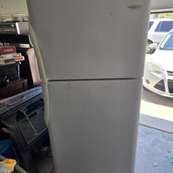 Frigidaire Refrigerator Freezer WORKS GOOD