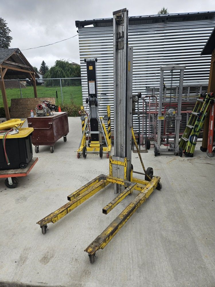Sumner Material Lift 760/18 (Duct-Jack)