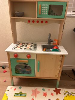 Play kitchen