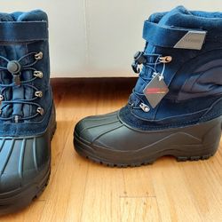 NEW Insulated Snow Boots For Age 9-10