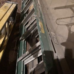 2 8’ Ladders & 1 5’