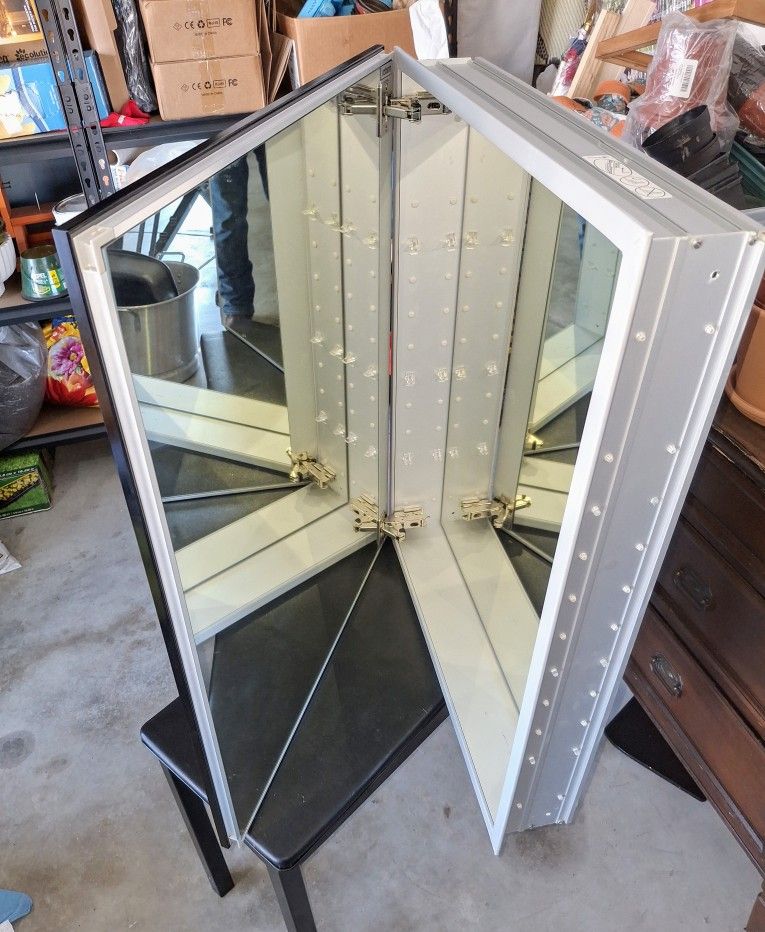 Med Cabinet/3 Glass Mirrorss/3glass Shelves