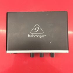 Behringer U-Phoria UMC22 Audio Interface