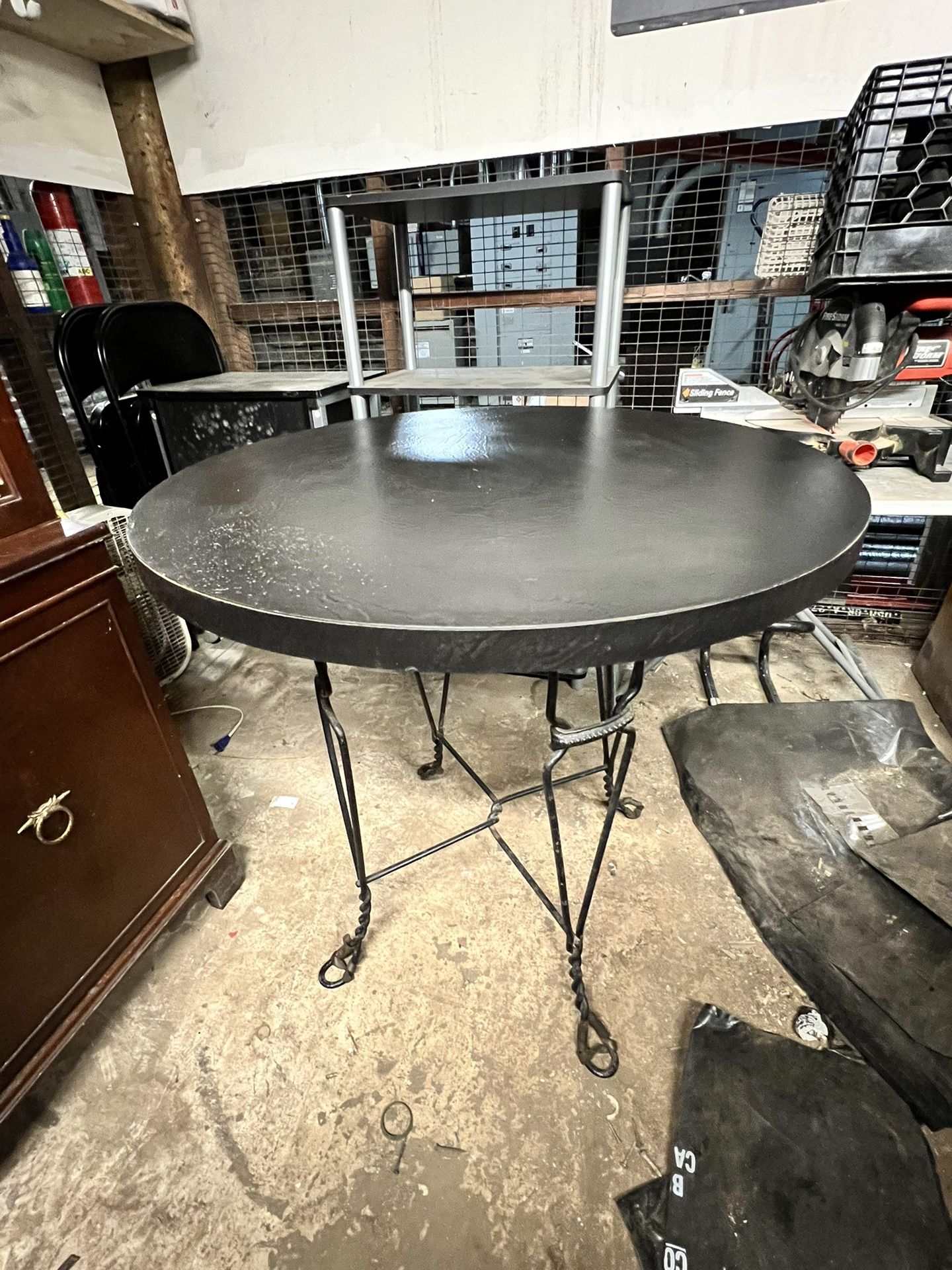 Round Table 