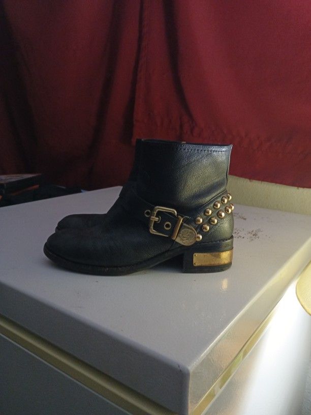 Woman's Boots