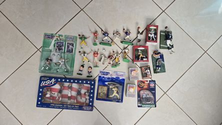Sports Card And Figure Lot Starting Lineups Nolan Ryan Montana Favre Ripken Namath baseball football basketball