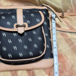 Dooney And Bourke Purse