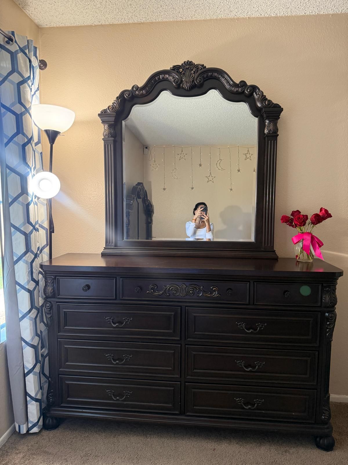 Elegant Solid Wood Dresser With Mirror In Excellent Condition . Made With Solid Heavy Wood.