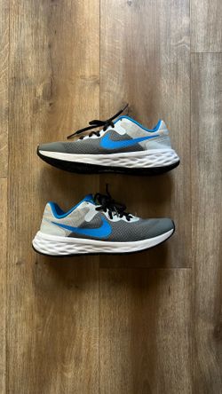 Boys Nike GS Size 5Y