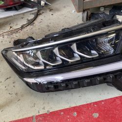 Kia Sorento Headlight RH