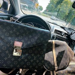 LOUIE  VUITTON SHOULDER BAG