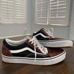 Vans Old Skool Low Top Sneakers – Men’s Size 8