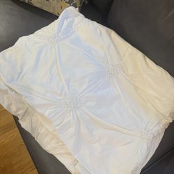 White Floral Pottery Barn Duvet Cover