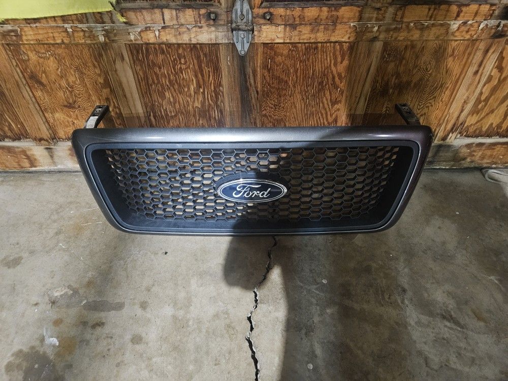 2005 F150 Grill