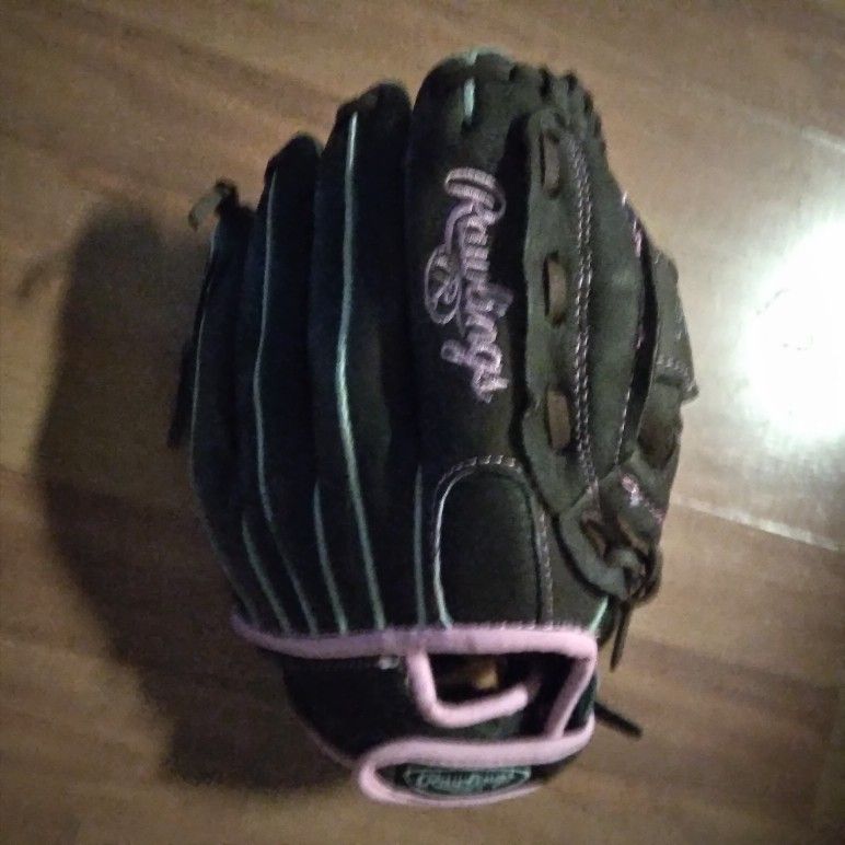 Rawlings Softball Glove