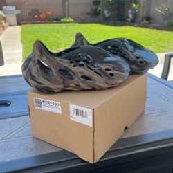 Yzy Foam Rnr
