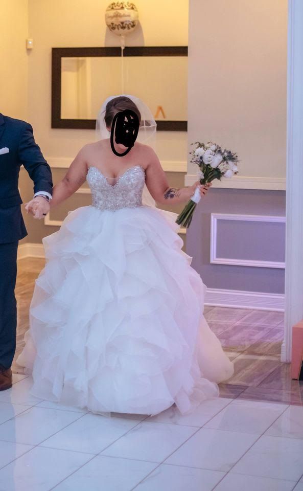 Wedding Dress - Size 8 - Excellent Condition