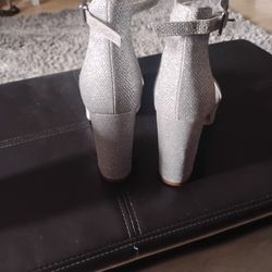 Silver Bling Heels,Size 71/2 Womans