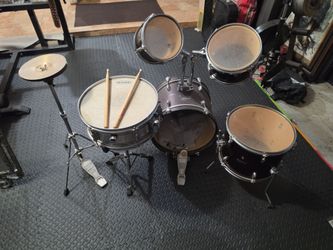 Beginner drum set -used