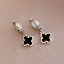 Clover Earrings